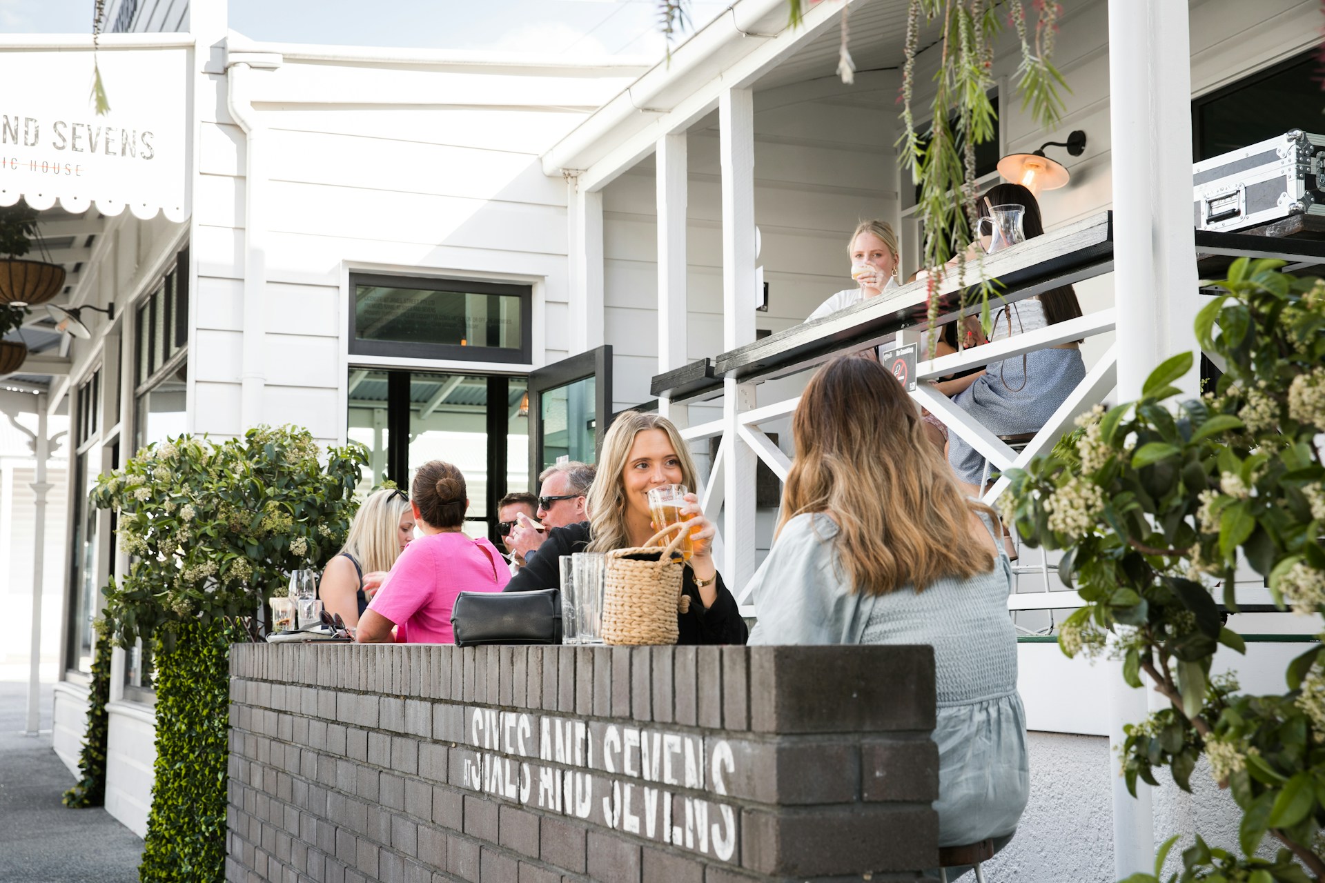 Positive restaurant team culture and psychology